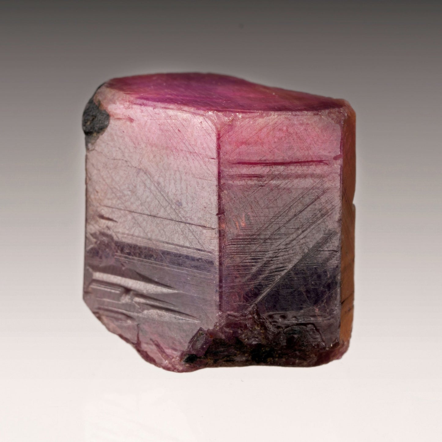 Cristal único de rubí de Mozambique // 14,15 gramos