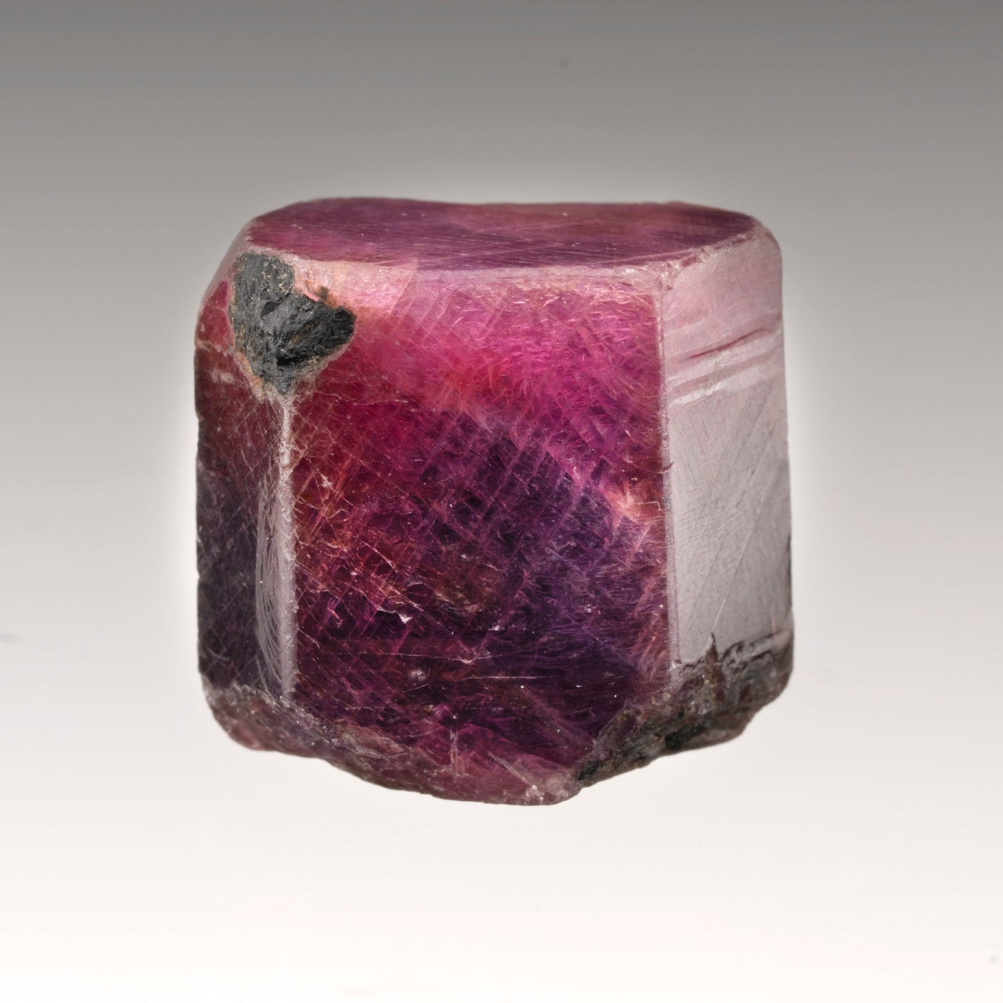 Cristal único de rubí de Mozambique // 14,15 gramos