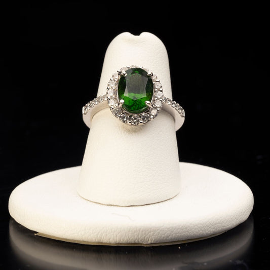 Anillo de turmalina cromada (verde) con diamantes