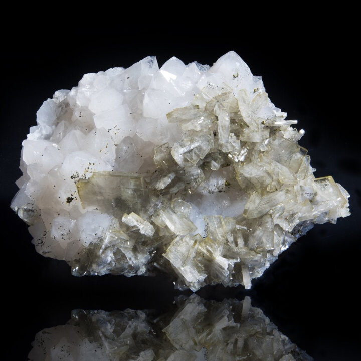 883_Barite_on_Quartz_9500_1.jpg