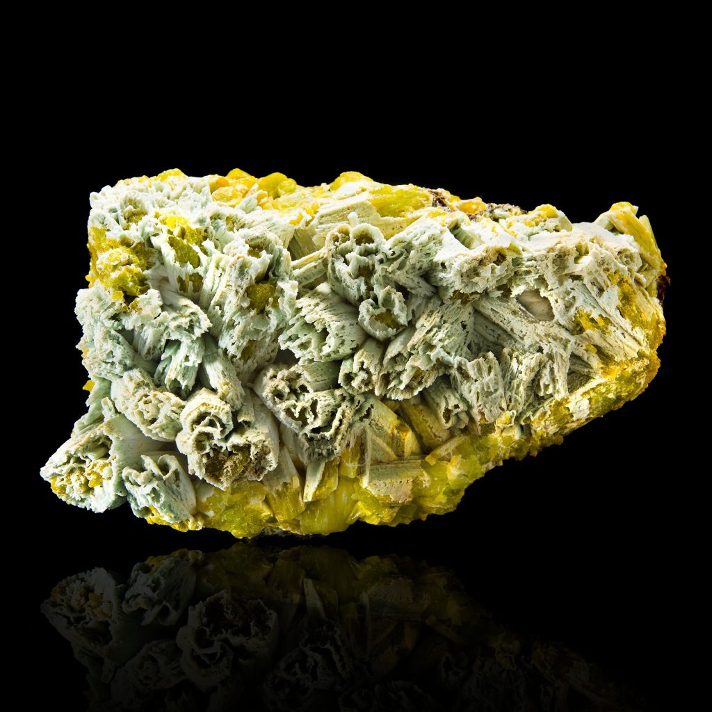 A1163_Plumbogummite_after_Pyromorphite_1