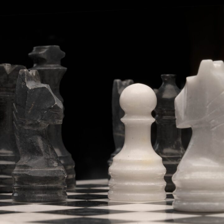 Hand-Carved Onyx Chess Set With Velvet Case // Ver. 2 - Image 2