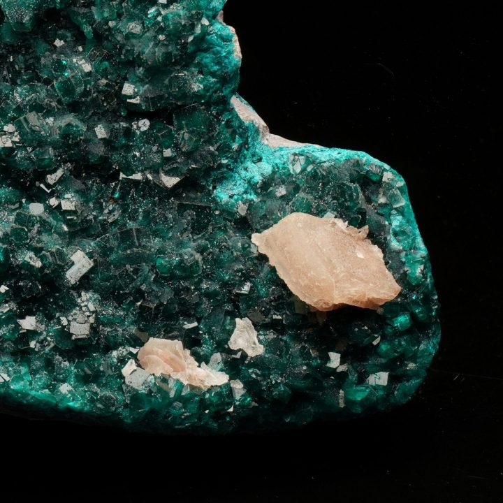 Museum‑Quality Dioptase with Calcite from the DRC