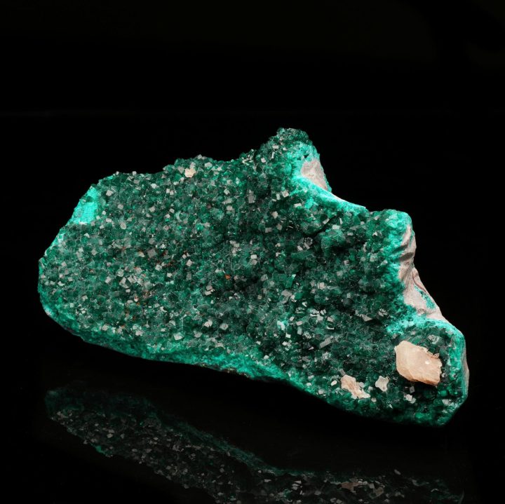 Museum‑Quality Dioptase with Calcite from the DRC