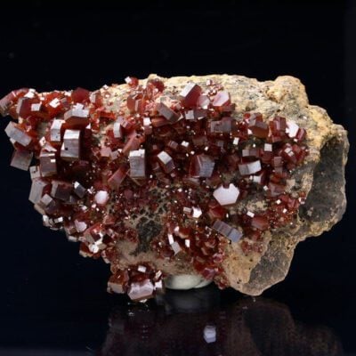 SQ7751494_Vanadanite_2500_1.jpg