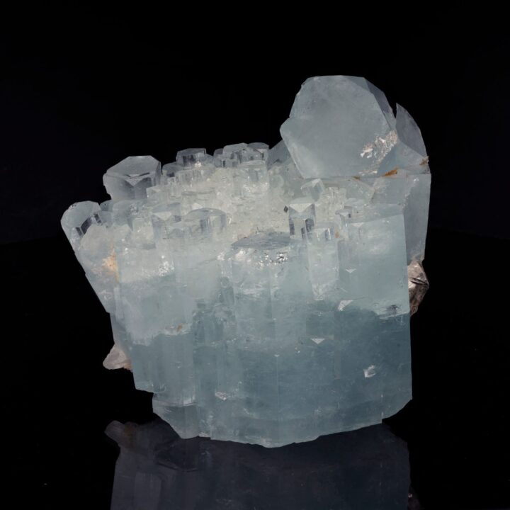 Aquamarine with Muscovite