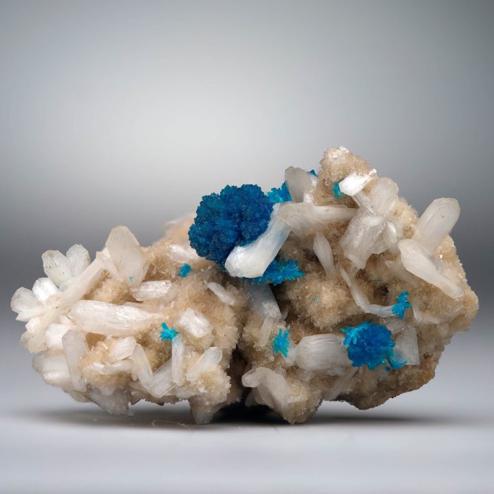 Cavansite on Stilbite mineral specimen from Wagholi Quarries, India