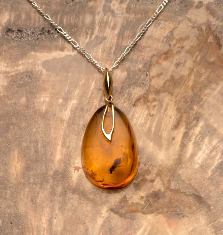 Amber Pendant With Fly // 3.06 Grams - Image 2