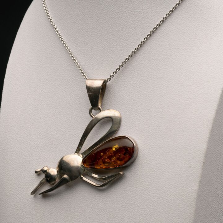 Amber Wasp Pendant - Image 2