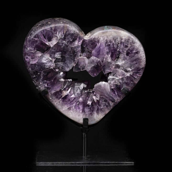 Amethyst Heart on Stand // 8.69 Lb.