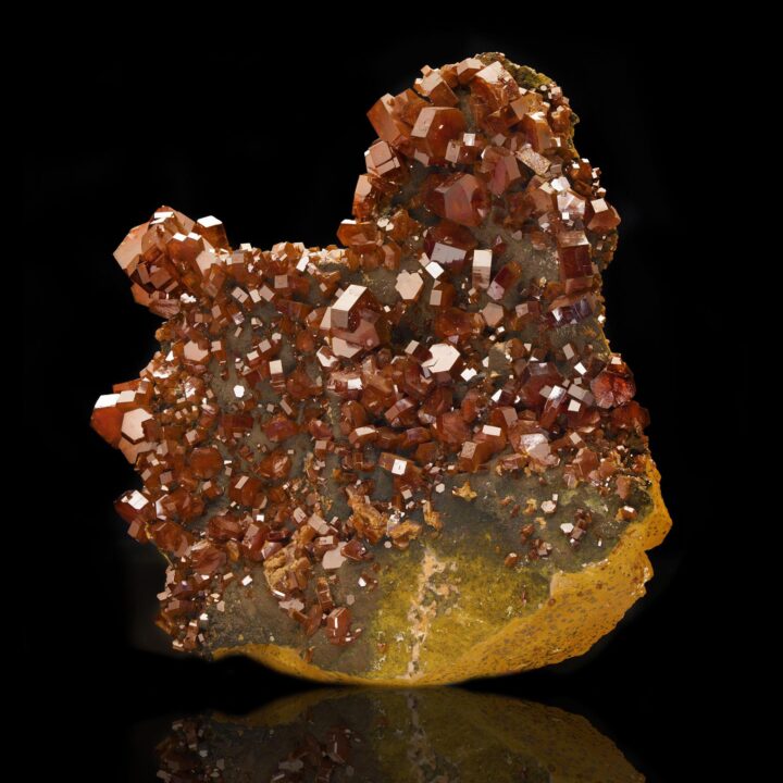 Vanadinite on Hollandite - Image 2