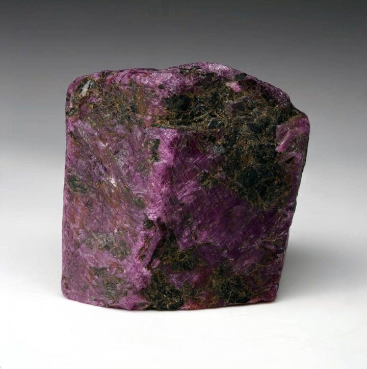 Large Ruby Single Crystal From India - Image 4
