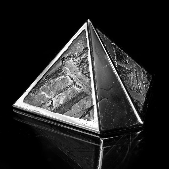 Authentic Muonionalusta Meteorite Pyramid from Sweden - 44 Grams - Image 3