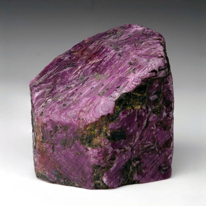 Large Ruby Single Crystal From India - Image 3