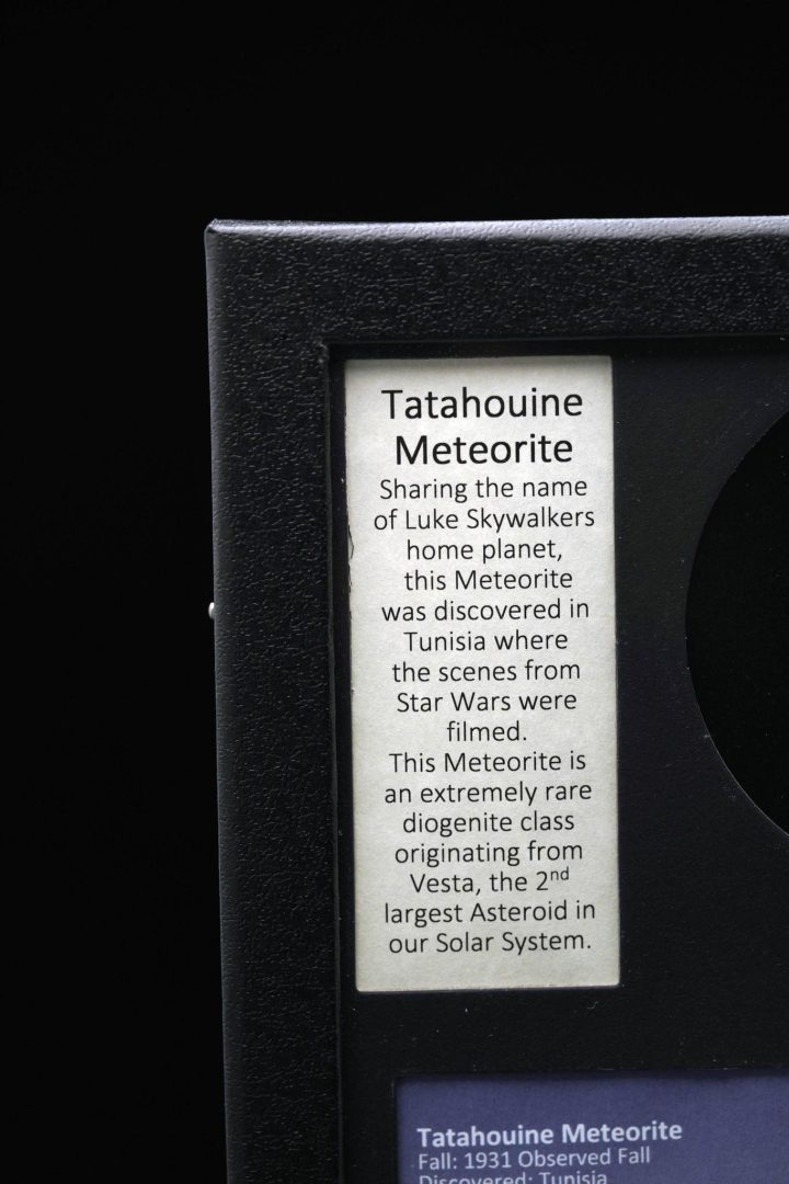 Tatahouine Meteorite in Collector’s Box – Rare Martian Relic from the Cosmos - Image 4