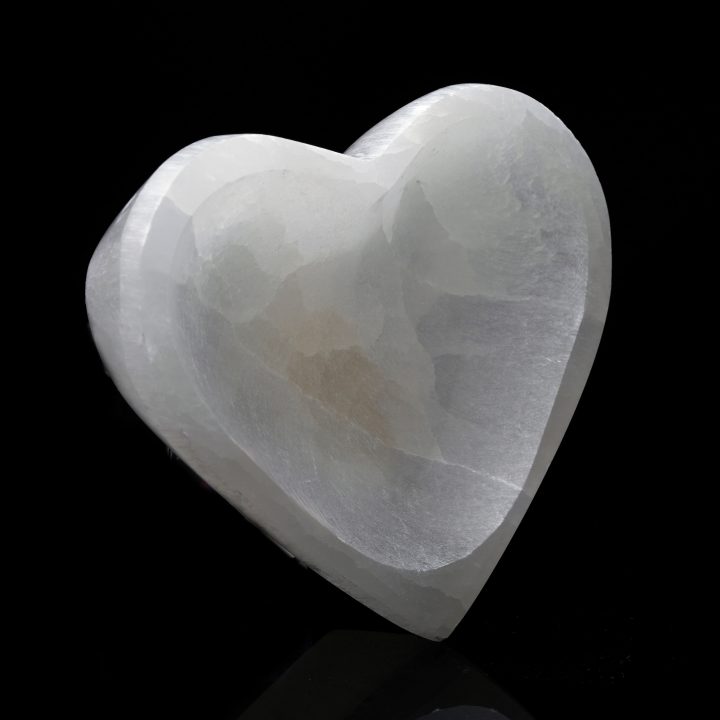 Hand‑Carved Heart‑Shaped Selenite Dish – Calming Natural Crystal