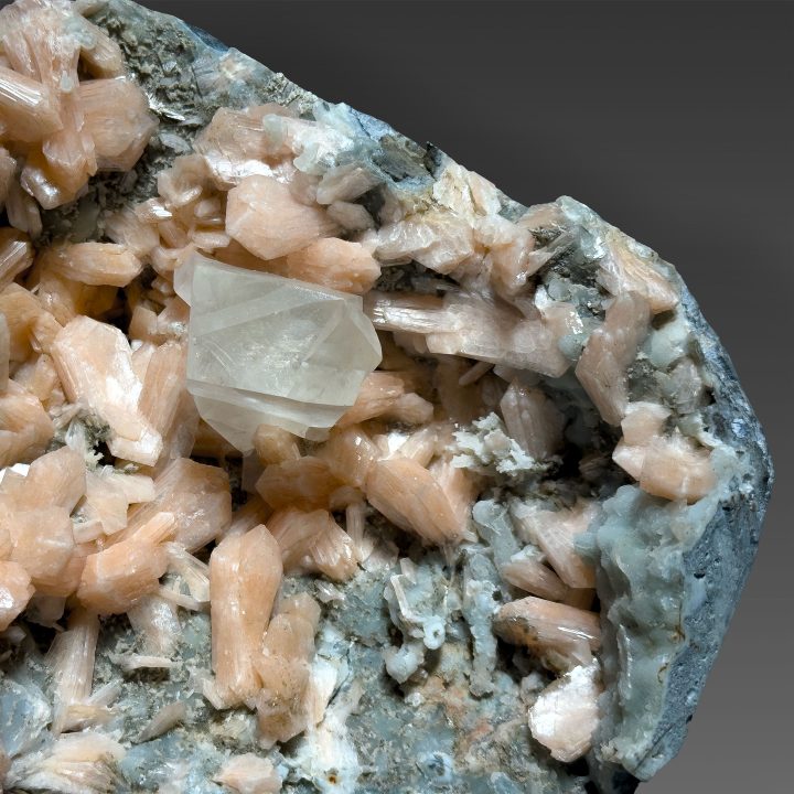Close-up of Calcite crystal on Stilbite and Apophyllite