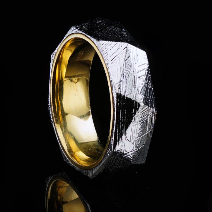 Handcrafted Muonionalusta meteorite ring with metallic texture