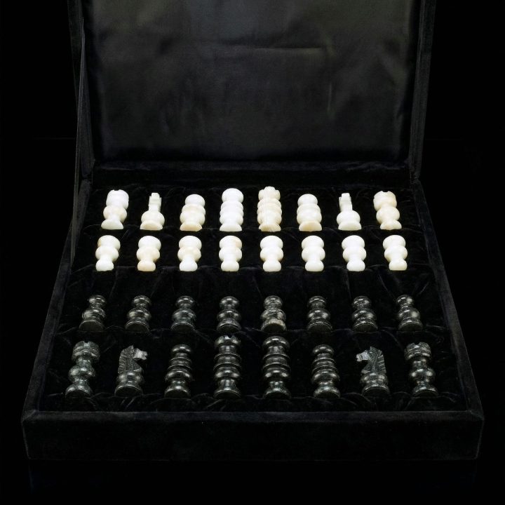 Black-and-White-Onyx-chess-pieces-down