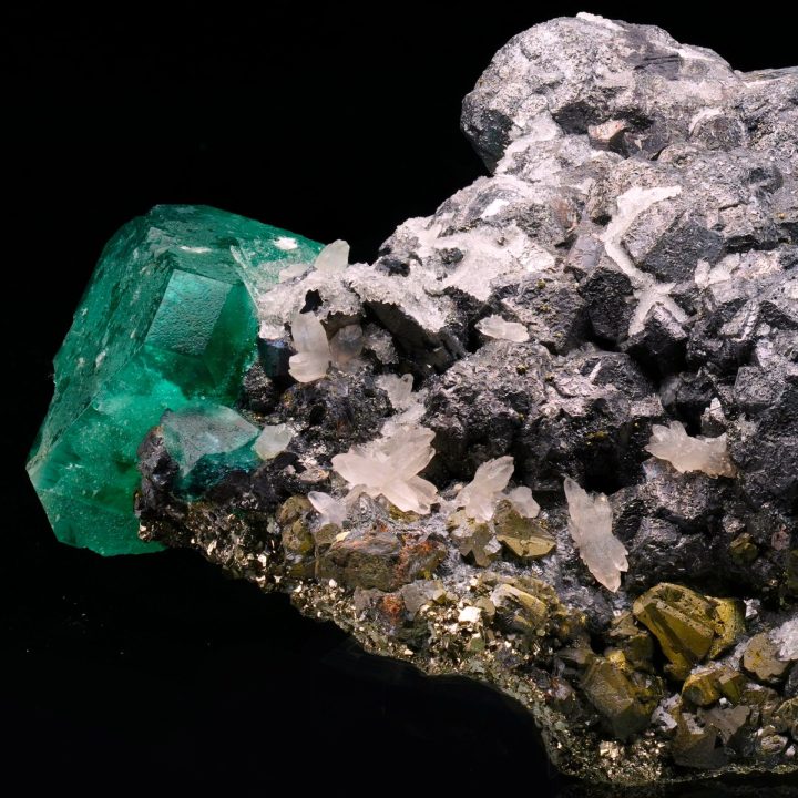 Museum‑Quality Fluorite on Galena and Pyrite Matrix from Peru – Collector Specimen