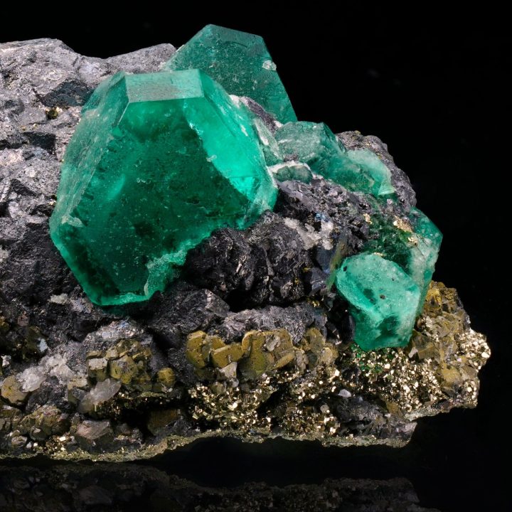 Museum‑Quality Fluorite on Galena and Pyrite Matrix from Peru – Collector Specimen