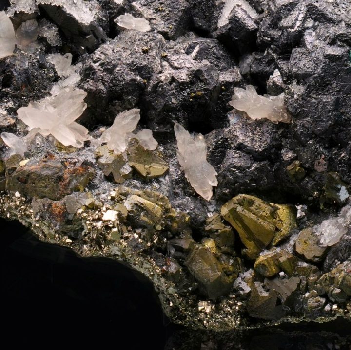 Museum‑Quality Fluorite on Galena and Pyrite Matrix from Peru – Collector Specimen
