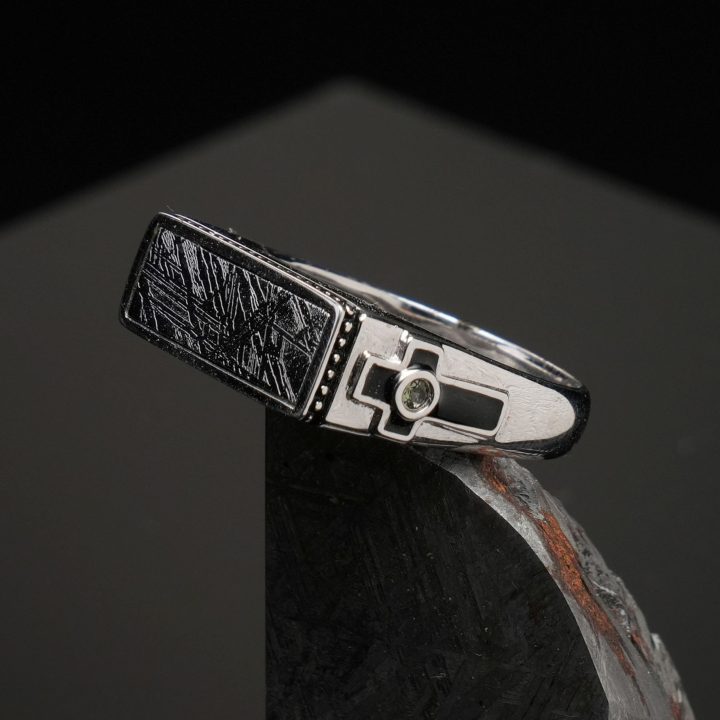 Hand‑Carved Men’s Muonionalusta Meteorite Ring with Black Onyx and White Sapphire